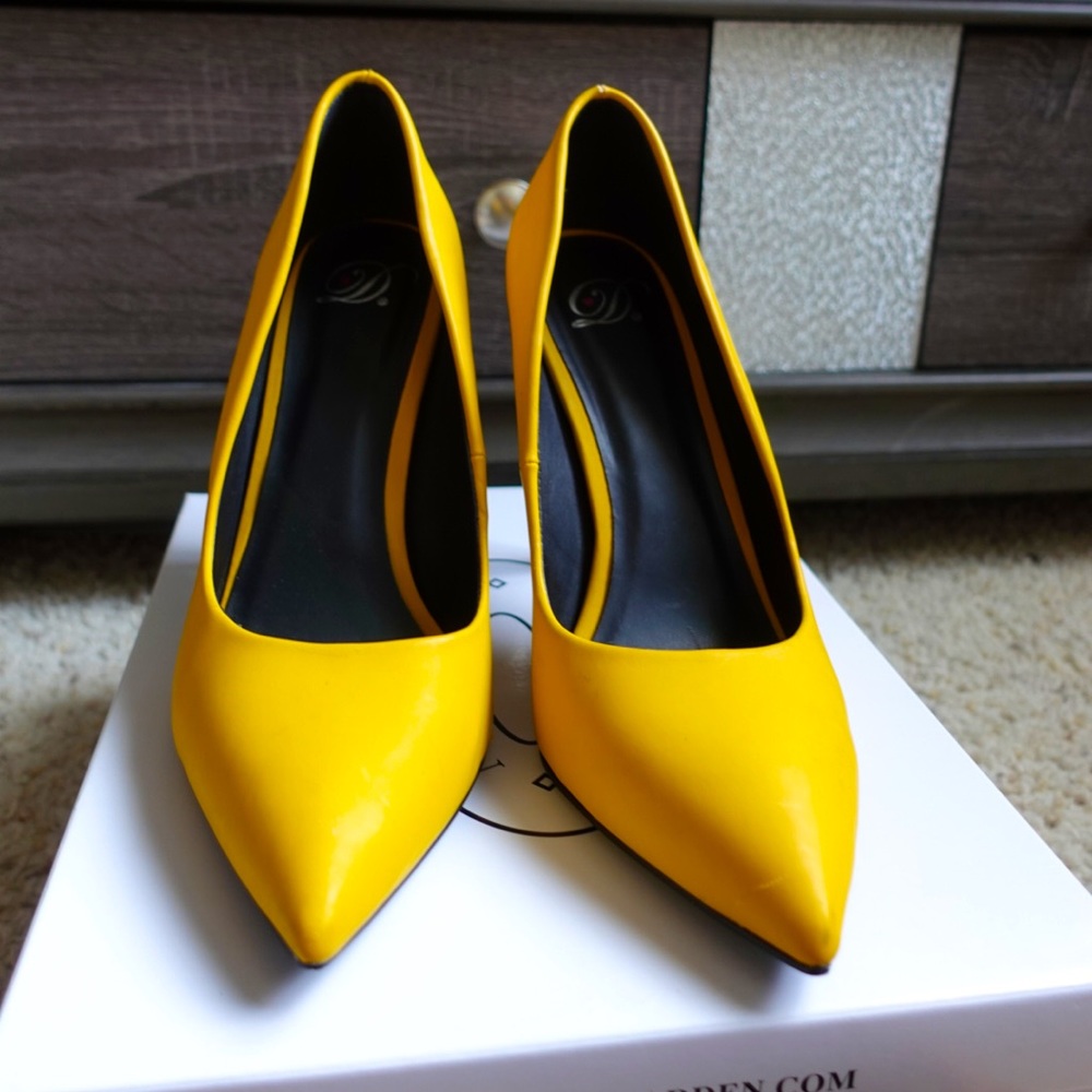 Mustard Yellow Pumps
